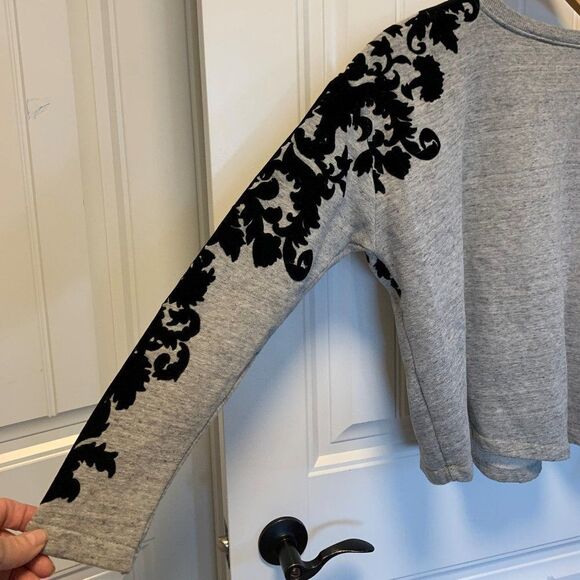 Zara grey sweatshirt, sz S, laser cut out applique, EUC, - Picture 3 of 15